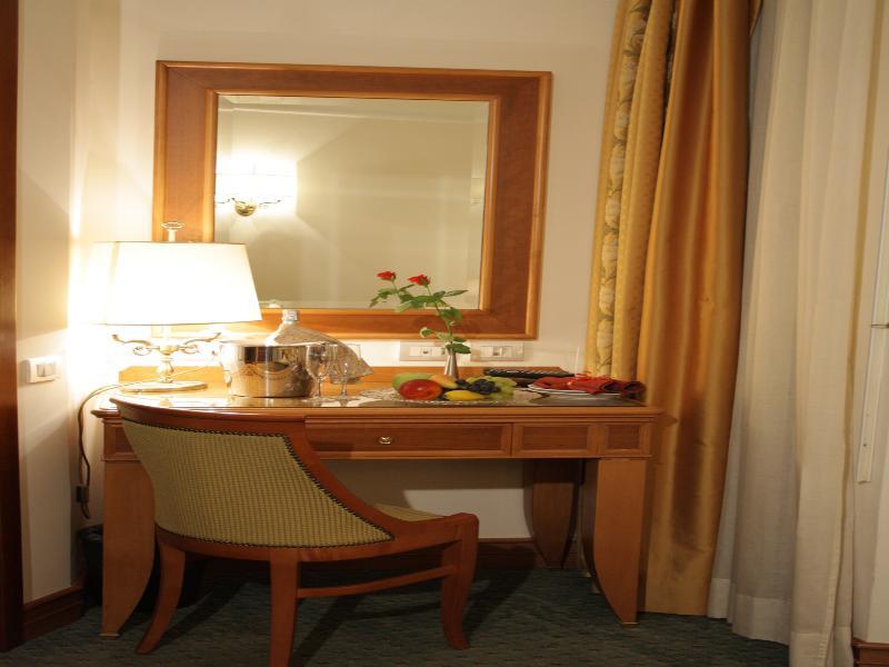 Sunrise Hotel Рим Екстериор снимка