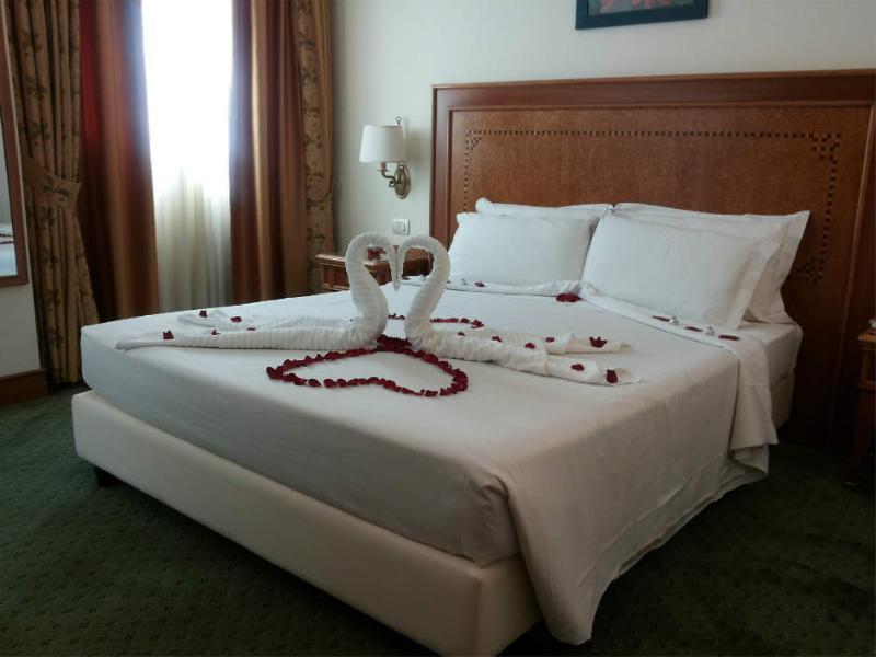Sunrise Hotel Рим Екстериор снимка