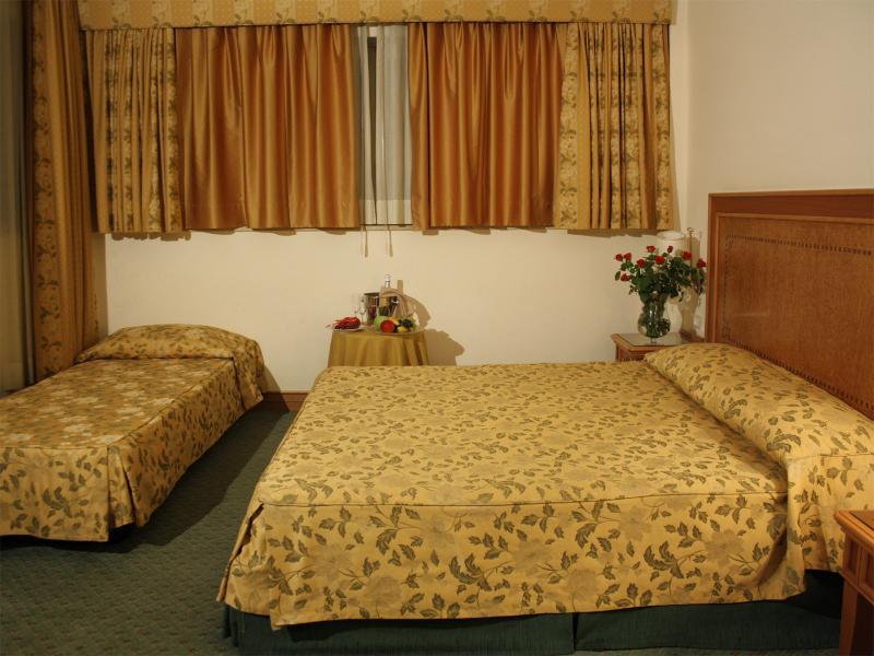Sunrise Hotel Рим Екстериор снимка