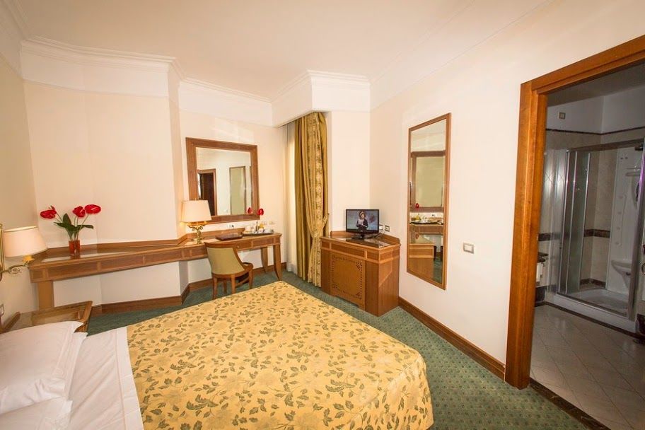 Sunrise Hotel Рим Екстериор снимка
