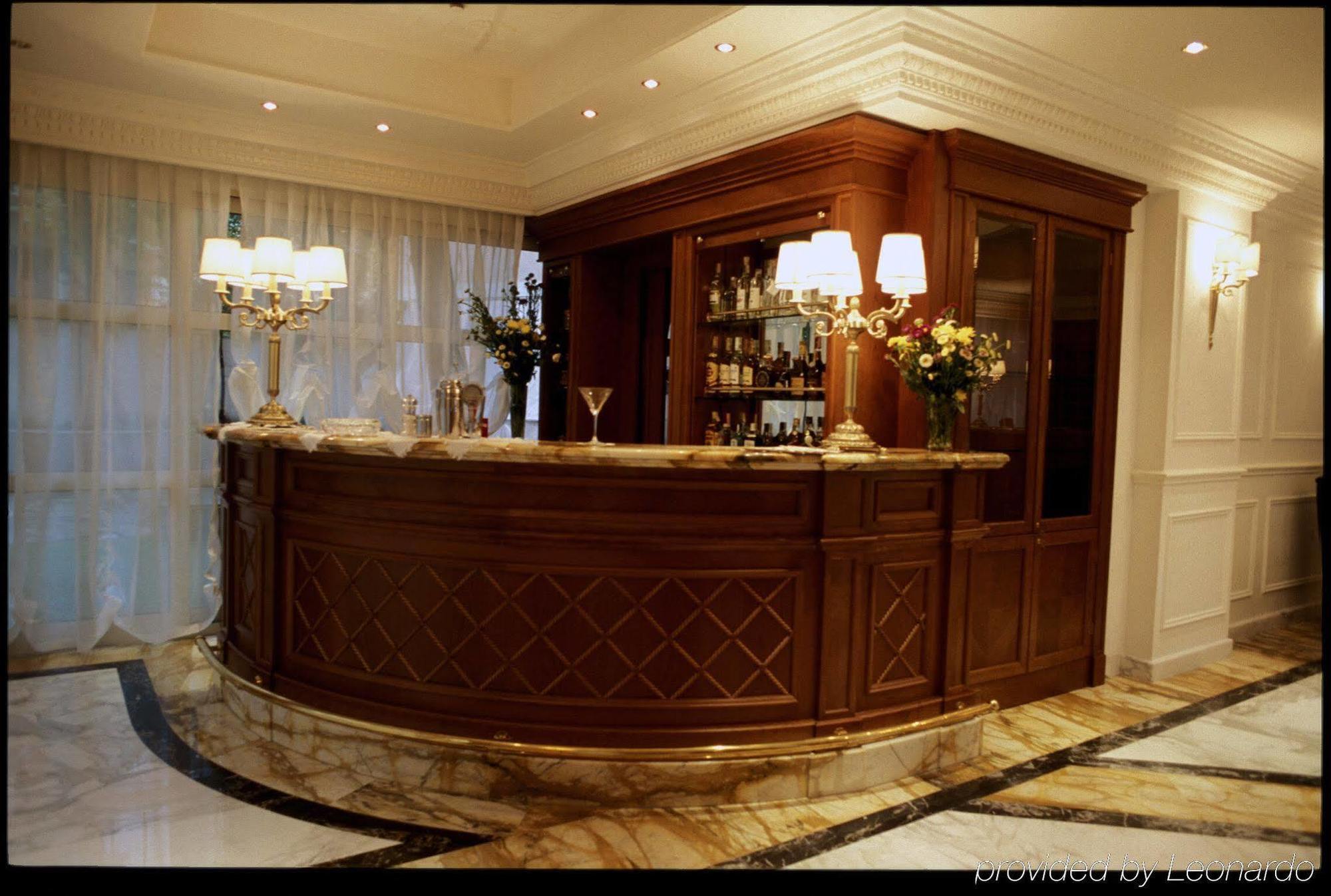 Sunrise Hotel Рим Ресторант снимка