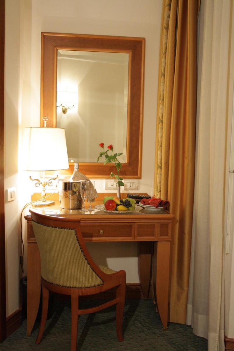 Sunrise Hotel Рим Екстериор снимка
